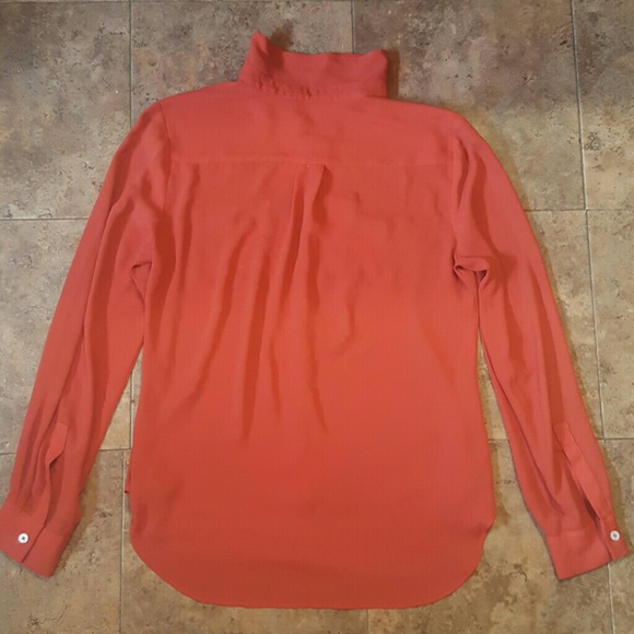 Red blouse size medium - Picture 3 of 3